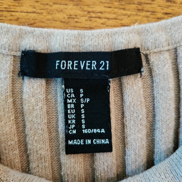 ✨ 5/$15 Forever 21 high neck crop - Picture 3 of 4